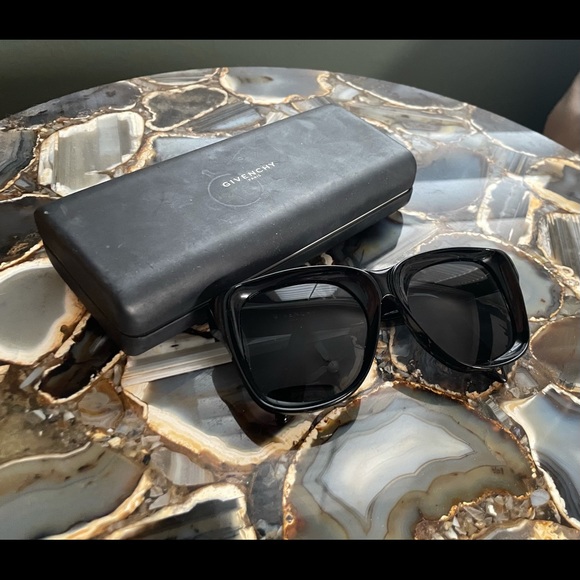 GIVENCHY  Paris Sunglasses black oversized - Picture 5 of 16